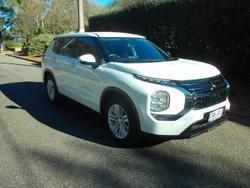 2024 Mitsubishi Outlander ES