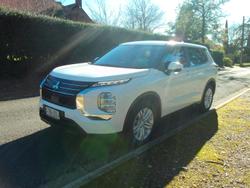 2024 Mitsubishi Outlander ES