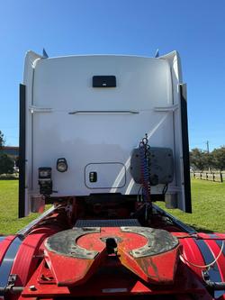 2016 Kenworth T909