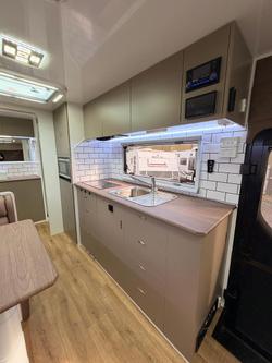 2025 Red Centre Oasis 206 Type C