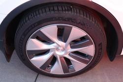 2022 Tesla Model Y Rear-Wheel Drive