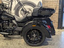 2025 Harley-Davidson Tri Glide Ultra 114 (FLHTCUTG) Trike Black