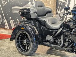 2025 Harley-Davidson Tri Glide Ultra 114 (FLHTCUTG) Trike Black