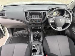 2016 Mitsubishi Triton GLX