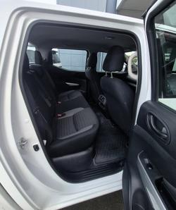 2023 Nissan Navara