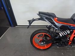 2025 Ktm 390 DUKE Orange