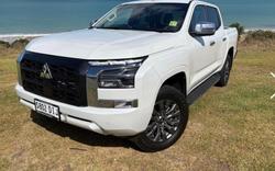 2025 Mitsubishi Triton GLS