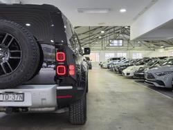 2025 Land Rover Defender 110 D250 S