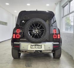 2025 Land Rover Defender 110 D250 S