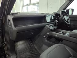 2025 Land Rover Defender 110 D250 S