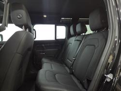 2025 Land Rover Defender 110 D250 S