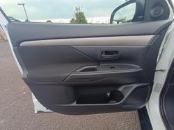 2014 Mitsubishi Outlander ES