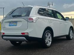 2014 Mitsubishi Outlander ES