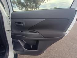 2014 Mitsubishi Outlander ES