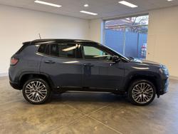 2024 Jeep Compass Summit e-Hybrid
