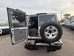 2011 Toyota Landcruiser GXL