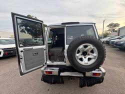2011 Toyota Landcruiser GXL