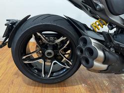 2025 Ducati XDIAVEL V4 BLACK LAVA