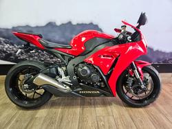 Honda CBR1000RR (fireblade)