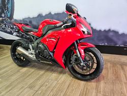 2015 Honda CBR1000RR (FIREBLADE) RED