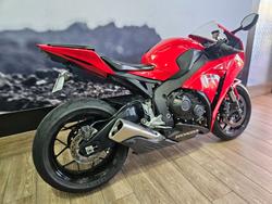 2015 Honda CBR1000RR (FIREBLADE) RED