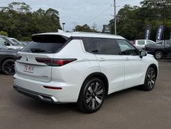 2025 Mitsubishi Outlander Exceed