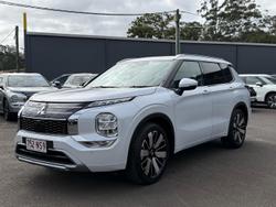 2025 Mitsubishi Outlander Exceed