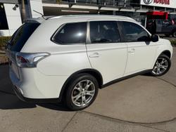 2014 Mitsubishi Outlander ES ZJ MY14.5 4X4 On Demand White