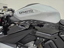 2025 CFMOTO 2025 CF Moto 675CC 675SR-R ABS Road TUNDRA GREY