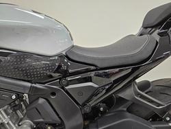 2025 CFMOTO 2025 CF Moto 675CC 675SR-R ABS Road TUNDRA GREY