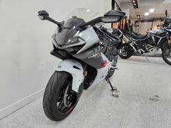 2025 CFMOTO 2025 CF Moto 675CC 675SR-R ABS Road TUNDRA GREY