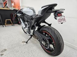 2025 CFMOTO 2025 CF Moto 675CC 675SR-R ABS Road TUNDRA GREY