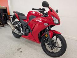 2015 Honda CBR300R Red