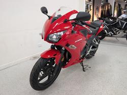 2015 Honda CBR300R Red