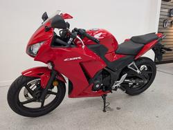 2015 Honda CBR300R Red