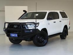 2022 Toyota Hilux SR