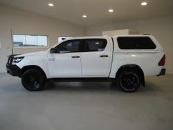 2022 Toyota Hilux SR