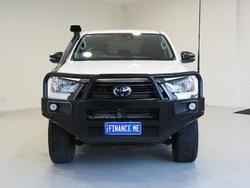 2022 Toyota Hilux SR