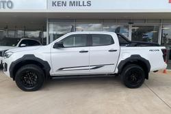 2025 Isuzu D-MAX BLADE