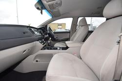 2017 Kia Carnival S