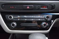 2017 Kia Carnival S