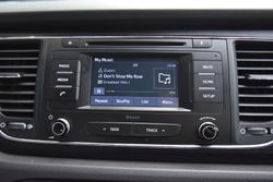 2017 Kia Carnival S
