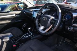 2020 Toyota Hilux SR5