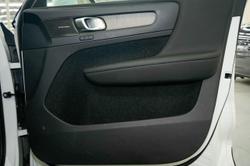 2025 Volvo XC40 Plus B4
