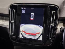2025 Volvo XC40 Plus B4