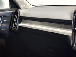 2025 Volvo XC40 Plus B4