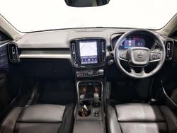 2025 Volvo XC40 Plus B4