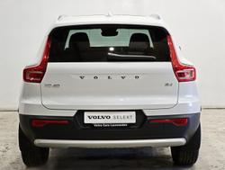 2025 Volvo XC40 Plus B4