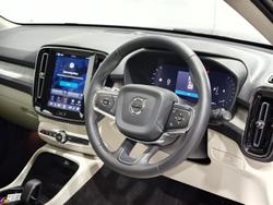 2025 Volvo XC40 Plus B4