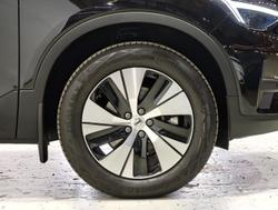 2025 Volvo XC40 Plus B4